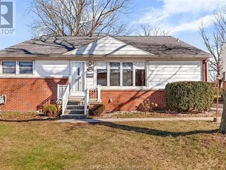 3510 WOODLAND AVENUE | 3510 WOODLAND AVENUE, Windsor