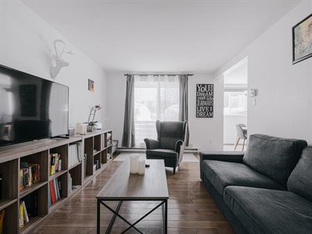 4 1/2 disponible dès JUILLET - Lévis - Stationnement inclus