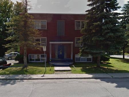 25 Rue Pharand (Hull) 1 Chambre à Louer Près De L’UQO!