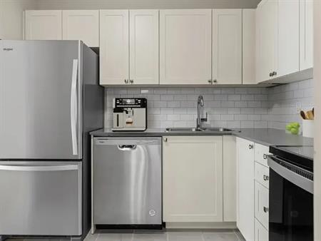 Driveway Place | 350 Queen Elizabeth Drive, Ottawa
