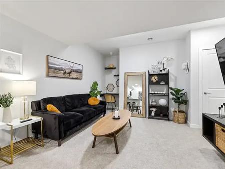 Modern & Cozy 2-Bedroom Suite in Mahogany | 60 Magnolia Bay Southeast, Calgary