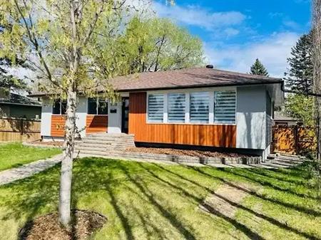 CRESTWOOD Beautiful Bungalow for Rent | 9711 142 Street Northwest, Edmonton