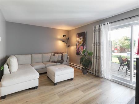 Maison de ville à Lévis - Stationnement inclus - Juillet