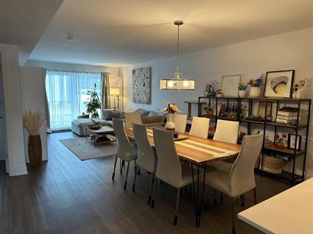 Grand Condo 4 ½ GARAGE DOUBLE 1e Juillet