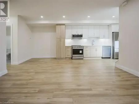 447 EAST Avenue Unit# B | 447 EAST Avenue Unit# B, Kitchener
