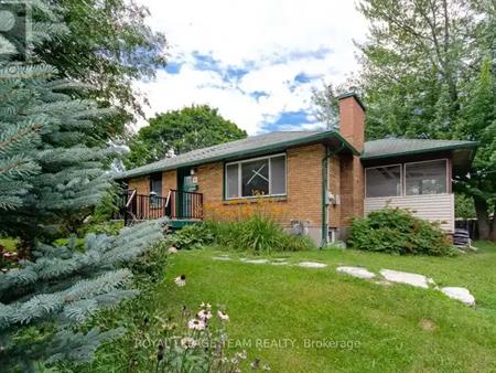 16 BROOK LANE | 16 BROOK LANE, Ottawa