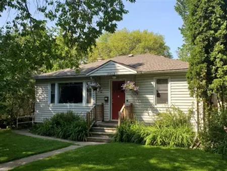 2 bedroom Mainfloor Bungalow for rent in Allendale | 10842 63 Avenue Northwest, Edmonton