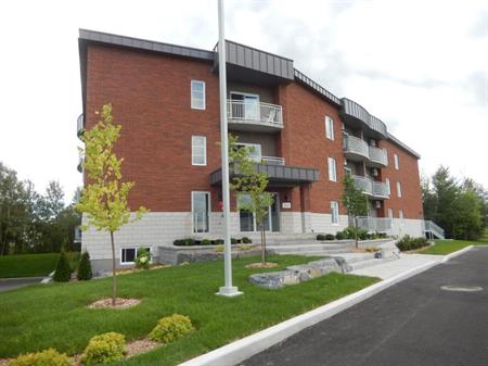 4 ½ au Tourelles de Chambly - libre AOÛT – 1800$ / MOIS GARAGE INCLUS