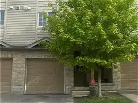 155 HIGHLAND Crescent Unit# D21 | 155 HIGHLAND Crescent Unit# D21, Kitchener