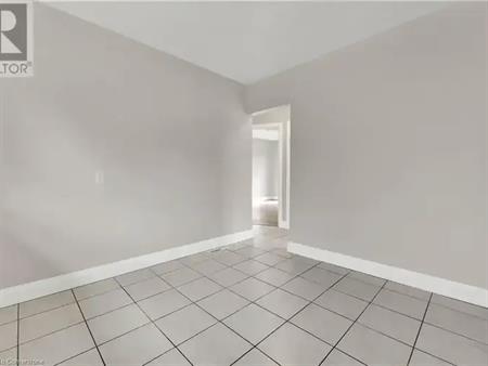 102 SYDNEY Street N Unit# 2 | 102 SYDNEY Street N Unit# 2, Kitchener