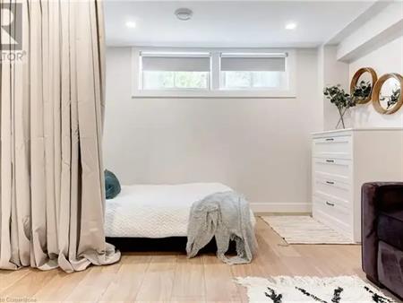 11 MELISSA Crescent Unit# Lower | 11 MELISSA Crescent Unit# Lower, Waterdown