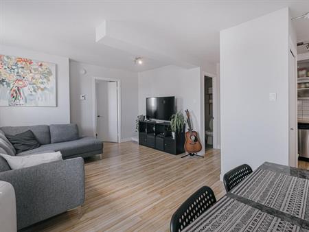 Beau 3 1/2 dans Vanier - Thermopompe - JUILLET - Québec