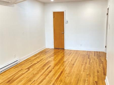 Appartement à Louer 3 1/2 Métro Honoré-B