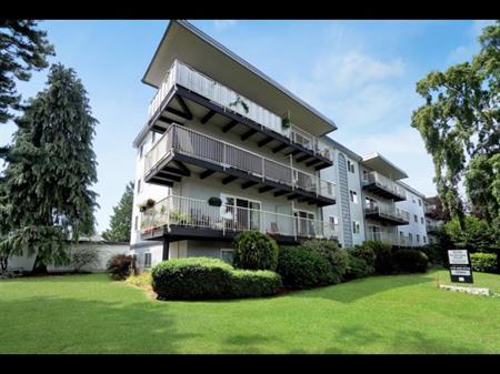 Casa Montego Apartments | 1035 Pendergast St, Victoria