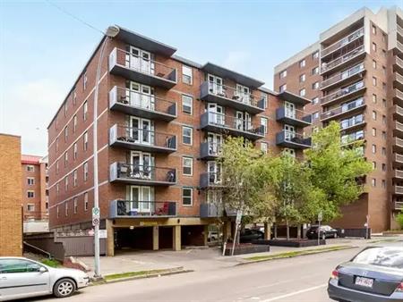 302 The Avenue | 605 14 Avenue Southwest, Calgary