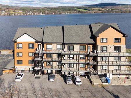 LOCATION CONDO ST-FERDINAND (VUE SUR LE LAC)