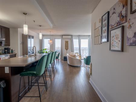 Condo 41/2 Spacieux Et Lumineux