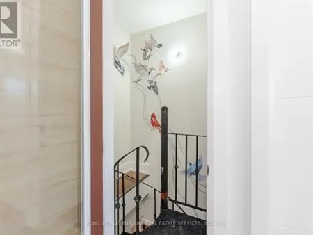 A - 527 VYNER CRESCENT | A - 527 VYNER CRESCENT, Oakville