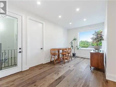 527 VYNER Crescent Unit# A | 527 VYNER Crescent Unit# A, Oakville