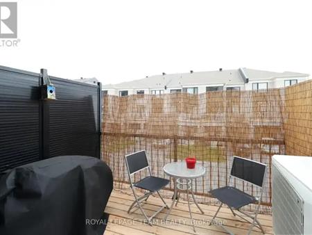 36 STITCH MEWS | 36 STITCH MEWS, Ottawa