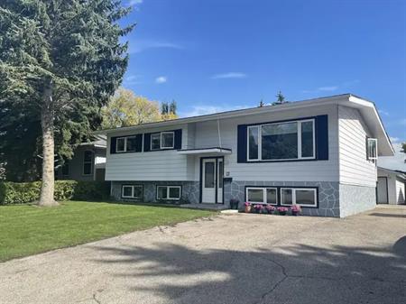 Exquisite 3-Bedroom Main Floor House in Dalhousie | Calgary