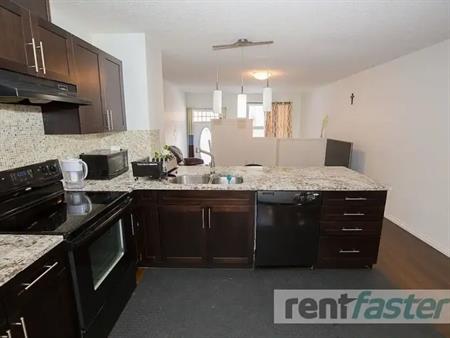 Beautiful Home in Desirable Terwillegar Looking for New Residents. | 1623 Towne Centre Blvd NW, Edmonton