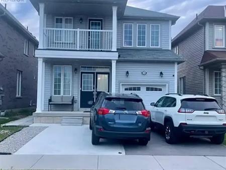 50 MUNRO CIRCLE | 50 MUNRO CIRCLE, Brantford