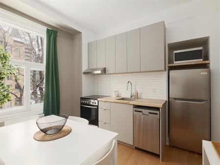 Charmant 2 1/2 avec piscine et gym - Tout inclus - Montcalm