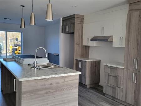 4 1/2 NEUF à Valcourt a Louer
