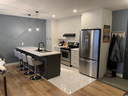 À louer – Grand 3 ½ très lumineux – 450 775.1379