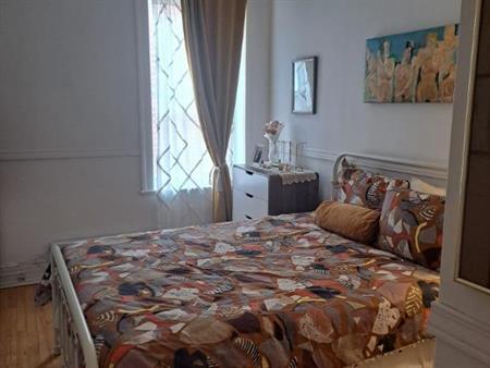 Très grand 4 1/2 à louer sur l'avenue Desmarchais à Verdun 1500 $