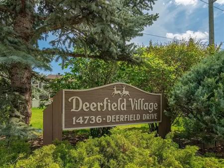 Recently Renovated Modern Townhouse | 16 - 14736 Deerfield Drive Southeast, Calgary
