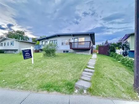 Nice Rooms near Centre St | Calgary