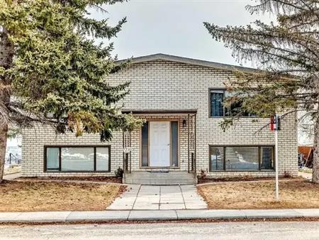 2 bedroom unit with a living room/full kitchen/bathroom in Huntington | 7716 Hunterview Drive Northwest, Calgary