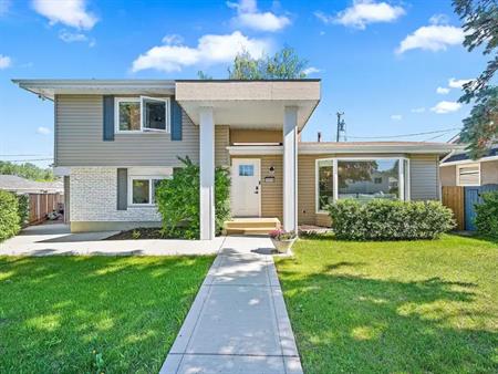 Beautifully renovated 5 bedroom family home | 10719 Mapleglen Crescent Southeast, Calgary