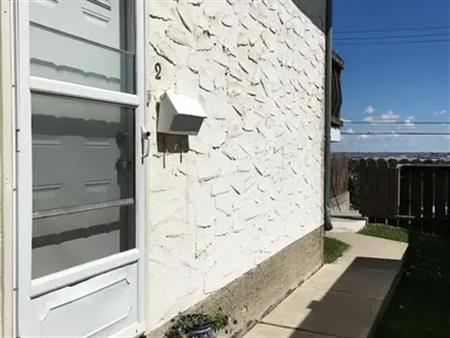 Reno'd 3 bedroom - hardwood floors - gorg city view with private auto garage | 4 - 7536 Hunterview Drive NW, Calgary