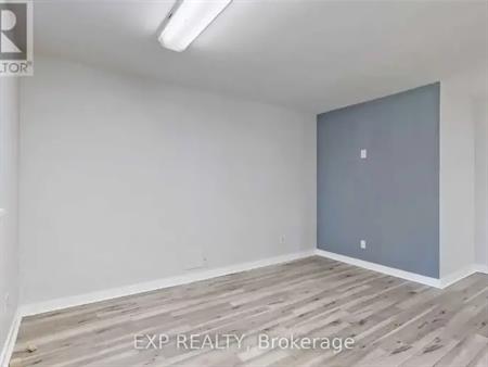 B - 2 GRAM STREET | B - 2 GRAM STREET, Vaughan