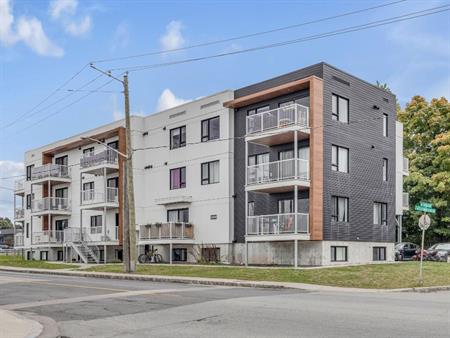 3 ½ avec BUREAU**APPARTEMENT au 3315, CHEMIN STE-FOY