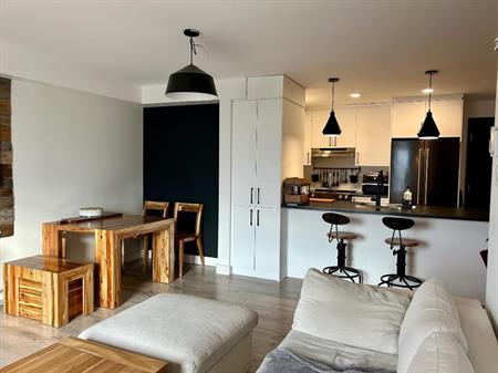 **3 ½ **avec espace bureau au 3315, CHEMIN STE-FOY