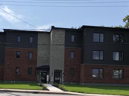 4 et 5 ½ neufs, Napierville, Garage souterrain, A/C, Calme, 15 min de St-Jean et Candiac
