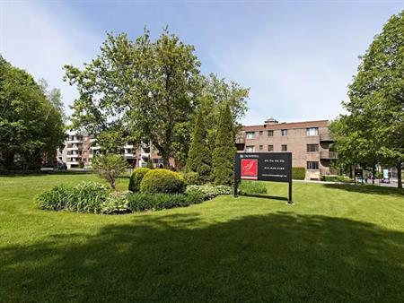 Jardins Decelles | 5600 Avenue Decelles, Montreal