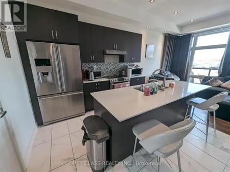 18 CARPACCIO AVENUE | 18 CARPACCIO AVENUE, Vaughan
