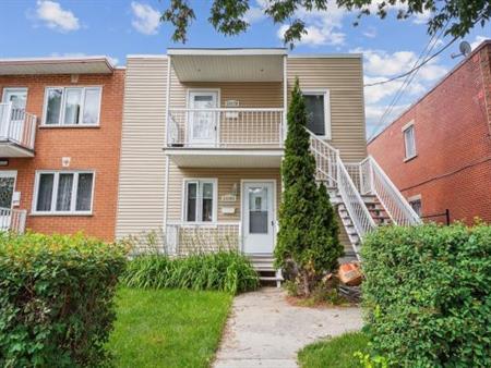 grand appartement avec cour et sous-sol près des iles de la Visitation