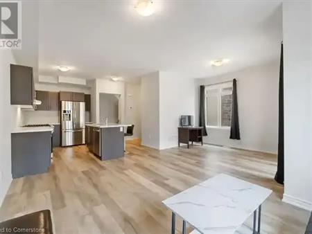 40 ZINFANDEL DRIVE Drive Unit# 50 | 40 ZINFANDEL DRIVE Drive Unit# 50, Stoney Creek