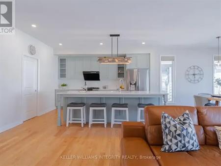 176 AVRO CIRCLE | 176 AVRO CIRCLE, Ottawa