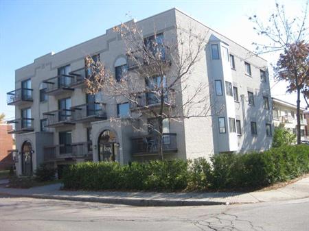 4 -1 2 800p.c. JUIN $1,200 STYLE CONDO PAR MOIS