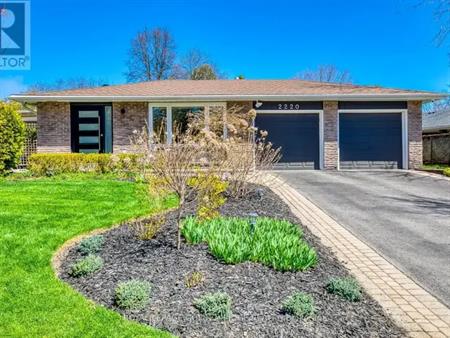 2220 ELMHURST AVENUE | 2220 ELMHURST AVENUE, Oakville