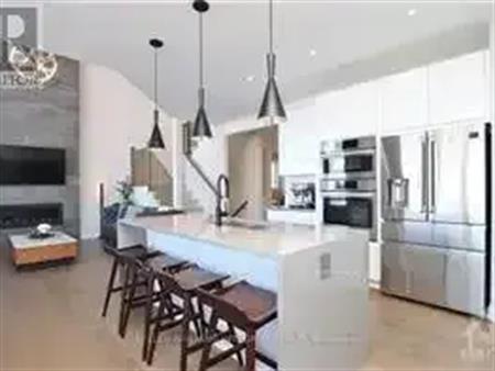 356 GLOAMING CRESCENT | 356 GLOAMING CRESCENT, Ottawa
