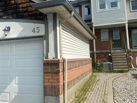 45 THORNBURY CRESCENT | 45 THORNBURY CRESCENT, Ottawa