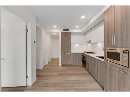12XX 9675 KING GEORGE BOULEVARD | 12XX 9675 KING GEORGE BOULEVARD, Surrey